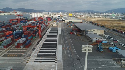 写真：国際拠点港湾広島港出島地区コンテナヤード改良工事